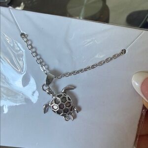 🐢 EAFY Silver Tone Turtle Pendant Necklace – New in Package
